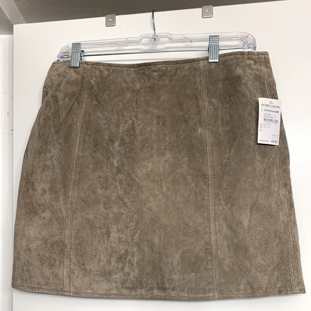 NWT Blank NYC grey/taupe suede mini skirt